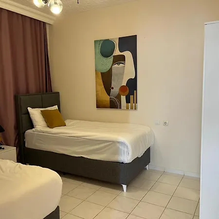 Lara Park Suits Comfort