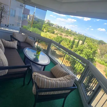 Lara Park Suits Comfort Apartment