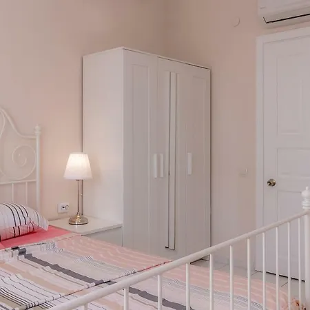 Lara Park Suits Comfort Apartment *